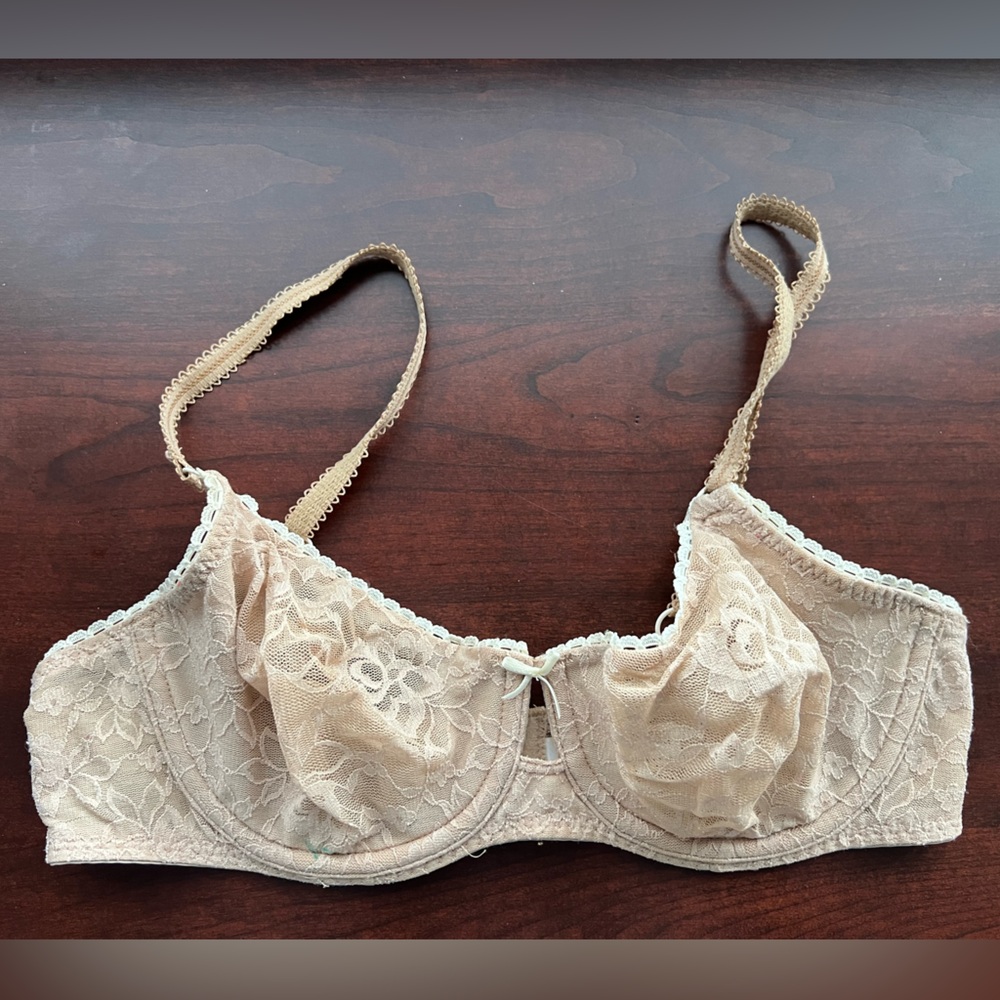 Lacy Underwire Beige Bra